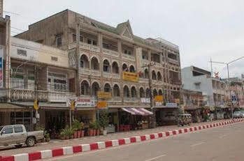 Lankham Hotel Champasak Exterior photo